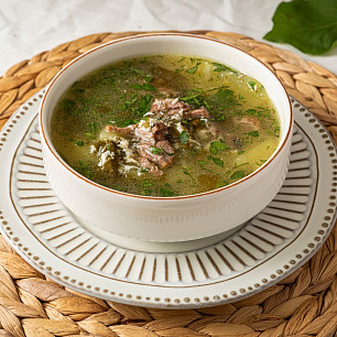 Щавелевый суп с рваной говядиной